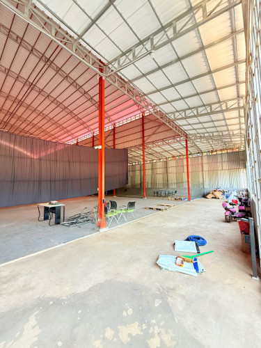 ឃ្លាំងជួល ទំហំ 37m x 45m
