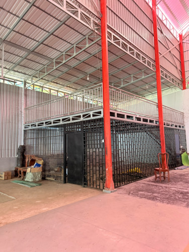 ឃ្លាំងជួល ទំហំ 37m x 45m