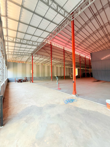 ឃ្លាំងជួល ទំហំ 37m x 45m