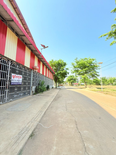 ឃ្លាំងជួល ទំហំ 37m x 45m
