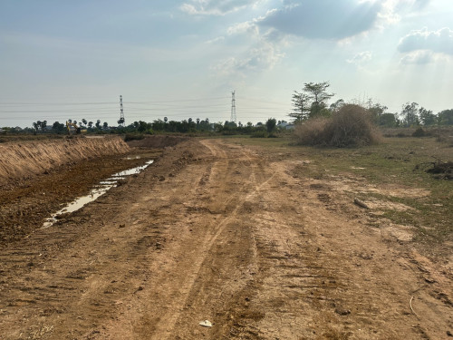 ដីលក់ផ្លូវ42