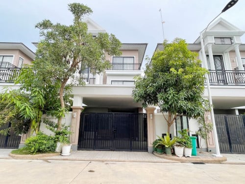 វីឡាភ្លោះអេ សម្រាប់ជួលនៅបុរីប៉េងហួតដឹស្តាមេរាហ្គាដិន 50ម