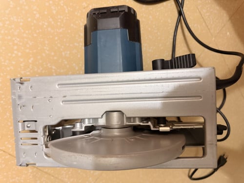 ម៉ាស៊ីនកាត់ឈើ Bosch ស៊ីន ១តឹក
