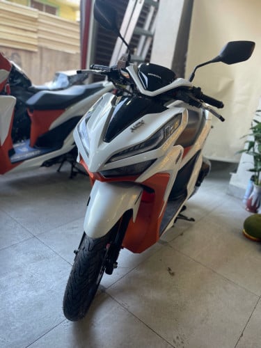 លក់click 21/ 150cc=1880$