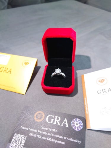 ចិញ្ចៀនប្រាក់ ដាំពេជ្យ GRA for sale