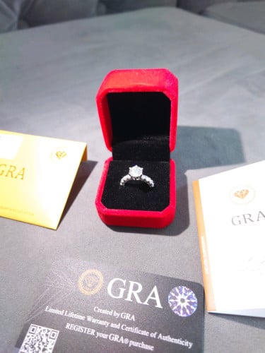 ចិញ្ចៀនប្រាក់ ដាំពេជ្យ GRA for sale