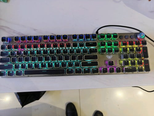 លក់Keybord RGB តម្លៃ12$