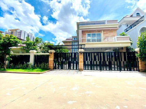 វីឡាឃីងសម្រាប់លក់ | King Villa For Sale ( Borey Peng Huoth Boeung Snor )