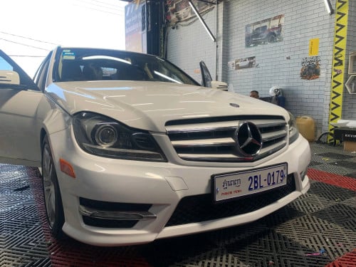 លក់ឡានធូរថ្លៃMercedes Bens ឆ្នាំ2013 V4