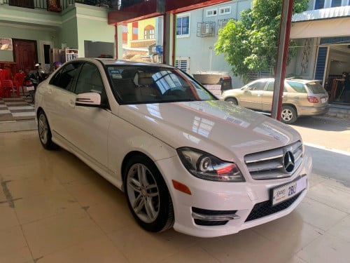 លក់ឡានធូរថ្លៃMercedes Bens ឆ្នាំ2013 V4