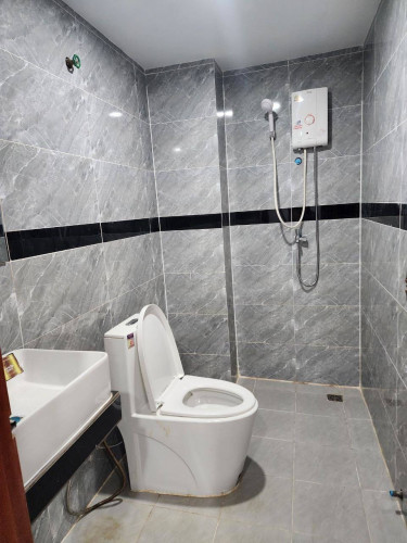 🏠ផ្ទះជួល 📍ទីតាំង ខាងកើតស្រាផ្ទិល✅5បន្ទប់គេង 6បន្ទប់ទឹក
