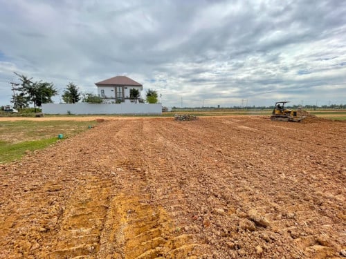 🏡ដីលក់ករោមទីផ្សារក្រុងសៀមរាប !!