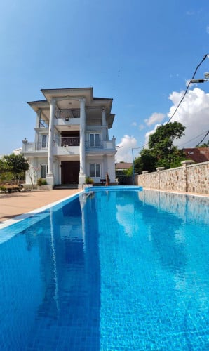👉 Urgent villa for sale