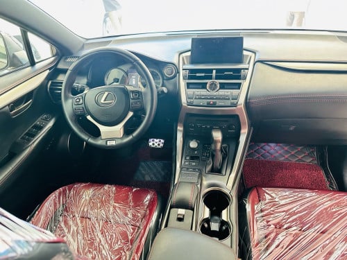 💁NX 200T/2015 F.Sport full option 5បូតុង គុជ3 នឹង ពូកឆឺរី  ហ្សុិន❤️ពណ៌: ខ្មៅ