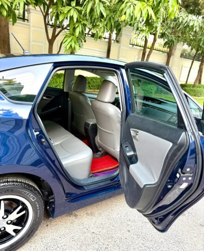 🚗លក់ Toyota Prius ឆ្នាំ​ 2013 Option 2