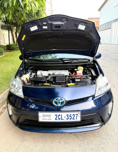 🚗លក់ Toyota Prius ឆ្នាំ​ 2013 Option 2