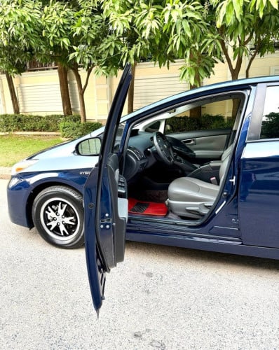 🚗លក់ Toyota Prius ឆ្នាំ​ 2013 Option 2