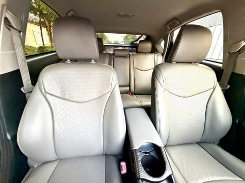 🚗លក់ Toyota Prius ឆ្នាំ​ 2013 Option 2