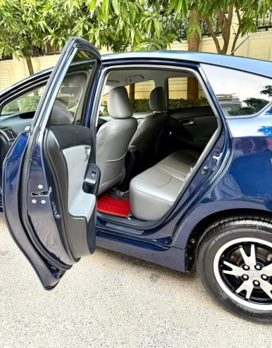 🚗លក់ Toyota Prius ឆ្នាំ​ 2013 Option 2