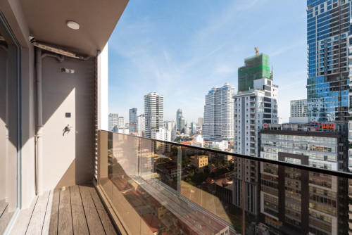 2 Bedroom Urgent sale Time Square 5