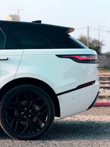 2018 VELAR V6
