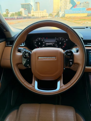 2018 VELAR V6