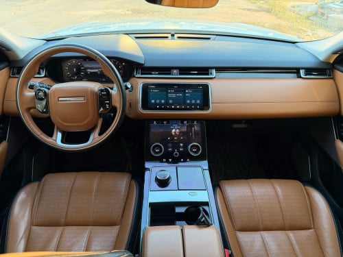 2018 VELAR V6