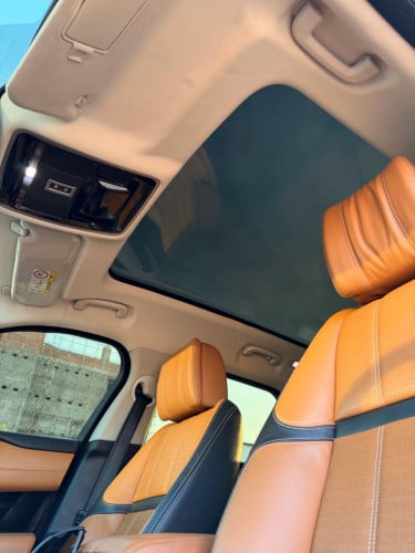 2018 VELAR V6