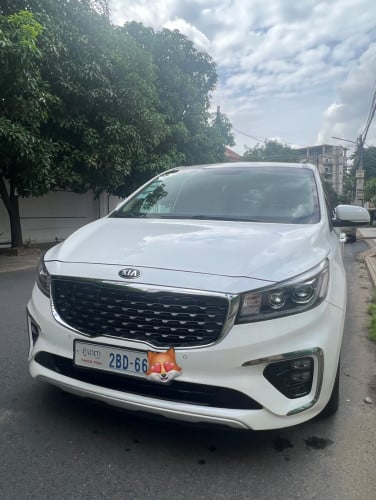 លក់ រឺ វ៉ៃដូរ 2019 Kia Carnival Full Option 25800$ free កាត់ឈ្មោះ