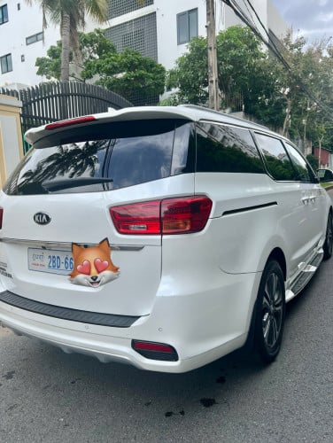 លក់ រឺ វ៉ៃដូរ 2019 Kia Carnival Full Option 25800$ free កាត់ឈ្មោះ