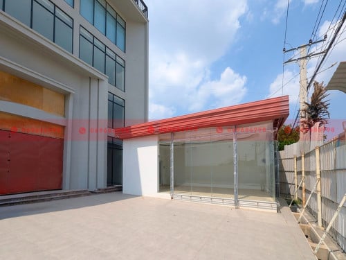 4-Story Office & Warehouse For Lease On A Concrete Road In Sen Sok