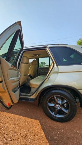 BMW X5 Year 2002 Very good condition លក់បេអឹមដាបប៊ើលយូX5 ឆ្នាំ2002