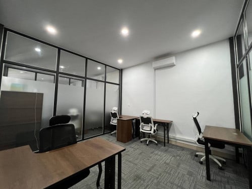 Co-working Space for rent on main road TK  (OF-239) ការិយាល័យជួលមានតុ កៅអី នៅទួលគោក ជិតផ្សារហេងលី​