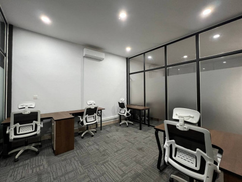 Co-working Space for rent on main road TK (OF-239) ការិយាល័យជួលមានតុ កៅអី នៅទួលគោក ជិតផ្សារហេងលី