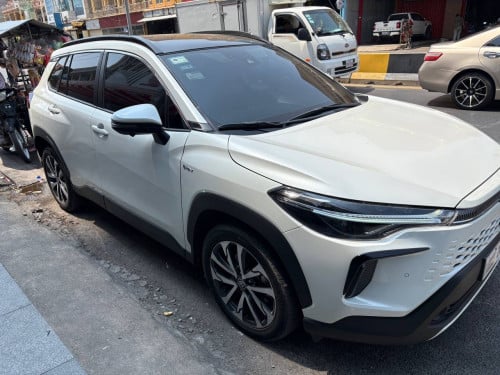 Corolla Cross Hybrid 2024 ថ្នាំ​ស៊ីន​មួយ​ជុំ​ មហាថ្មី​