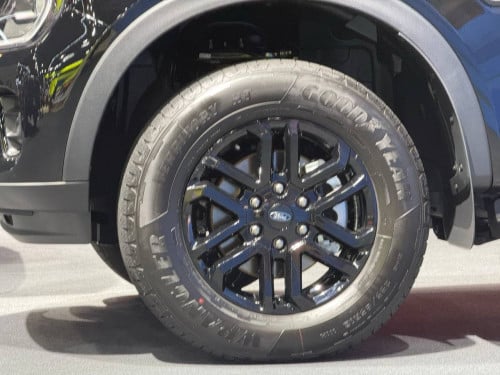 Ford Everest Active 2.0L ម៉ាស៊ីនម៉ាស៊ូត 2026