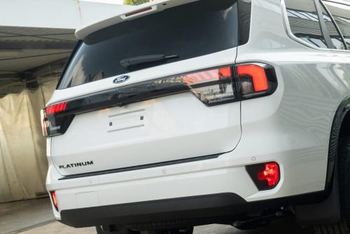 Ford Everest Platinum 3.0L ស៊េរីឆ្នាំ​ 2026