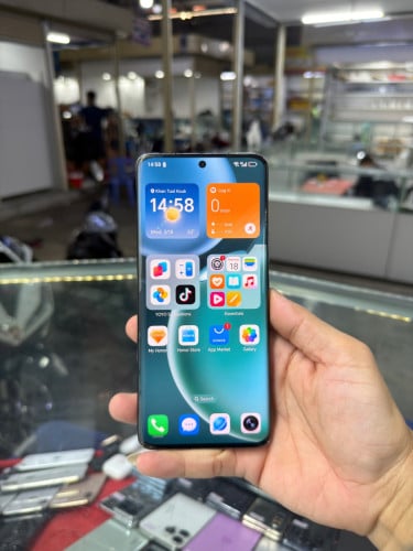 Honor Magic 4 Black CH , Ram8GB HD128GB Phone Condition 95% , ម៉ាស៊ីនសានុំ