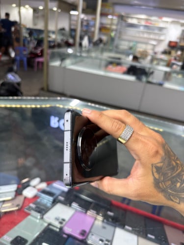 Honor Magic 4 Black CH , Ram8GB HD128GB Phone Condition 95% , ម៉ាស៊ីនសានុំ