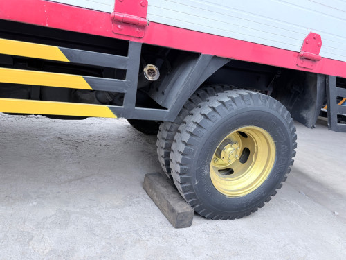 Hyundai Porter II ទូរបេីកស្លាប​ 06