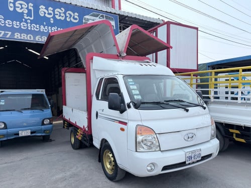 Hyundai Porter II ទូរបេីកស្លាប​ 06