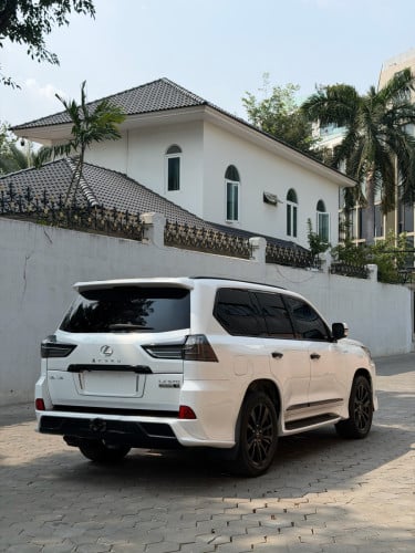 Lexus LX 570 Super Sport Arab 2018