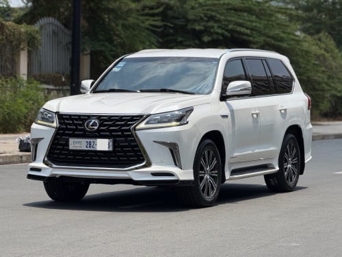 Lexus LX450d ឆ្នាំ2018 V8 ប្រើម៉ាស៊ូត ម្ចាស់ដើម ឡានស្អាត