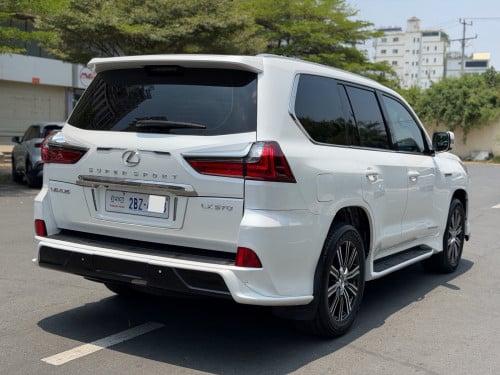 Lexus LX450d ឆ្នាំ2018 V8 ប្រើម៉ាស៊ូត ម្ចាស់ដើម ឡានស្អាត