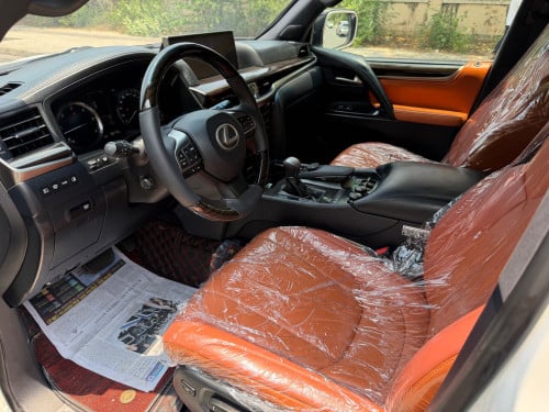 Lexus LX450d ឆ្នាំ2018 V8 ប្រើម៉ាស៊ូត ម្ចាស់ដើម ឡានស្អាត