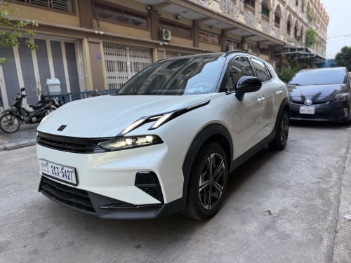 Lynk&Co 06 PHEV សាំង +អាគុយ 1100km