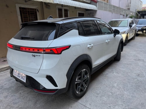 Lynk&Co 06 PHEV សាំង +អាគុយ 1100km