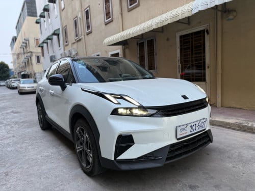 Lynk&Co 06 PHEV សាំង +អាគុយ 1100km