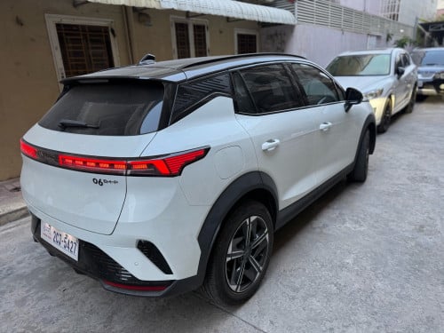 Lynk&Co 06 PHEV សាំង +អាគុយ 1100km