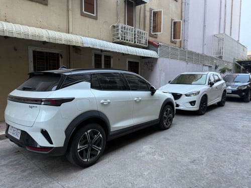 Lynk&Co 06 PHEV សាំង +អាគុយ 1100km